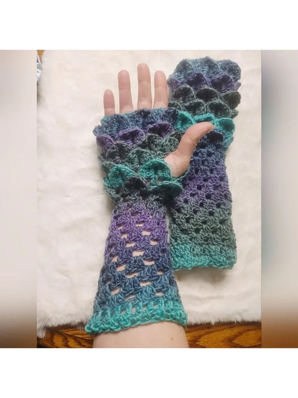 Just in! Handmade Dragonscale Fingerless Texting Gloves/Armwarmers Purple/Teal